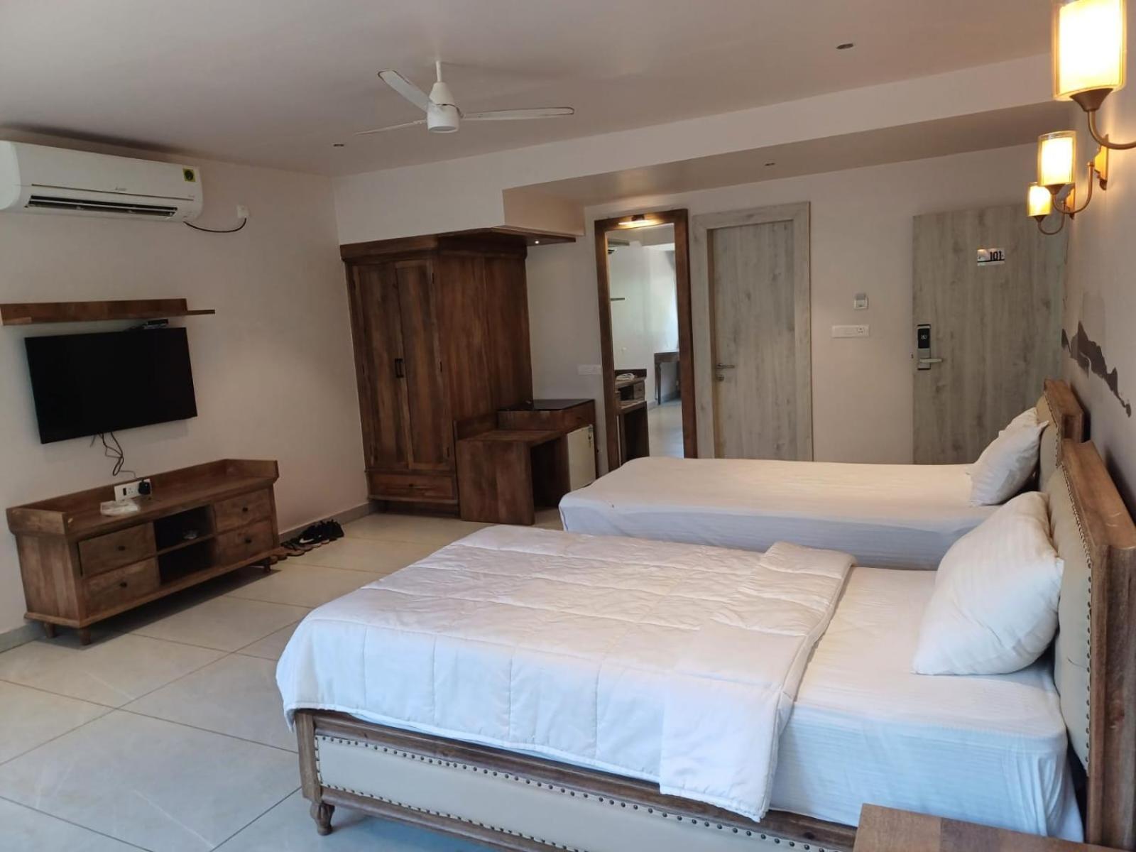 Ariena By Spree Hotels Goa Morjim Exteriör bild